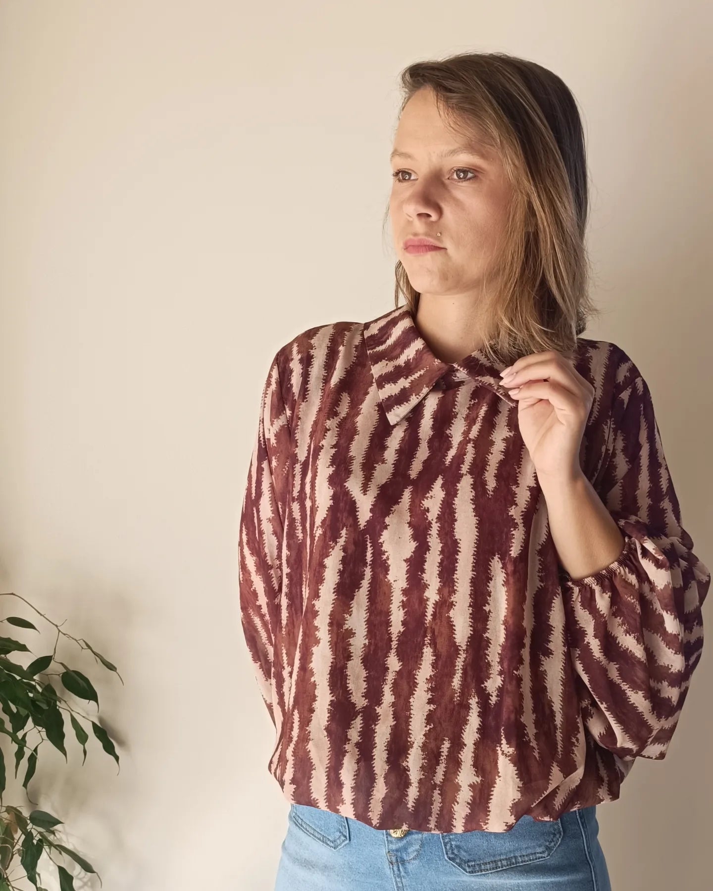 Blouse automnale à manches bouffantes marron