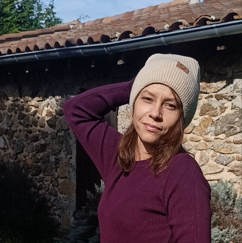 Bonnet en maille avec ourlet