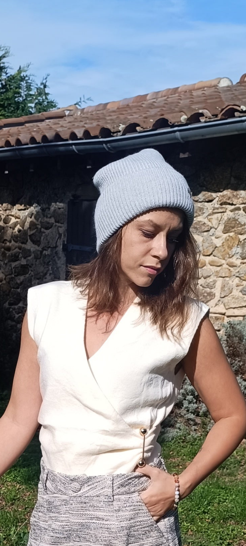 Bonnet en maille avec ourlet