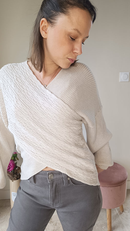 Pull cache-coeur beige