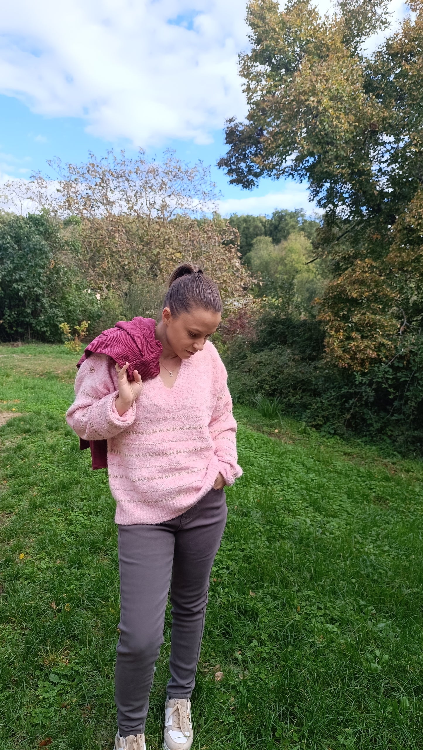 Pull féminin avec laine et détails - Rose