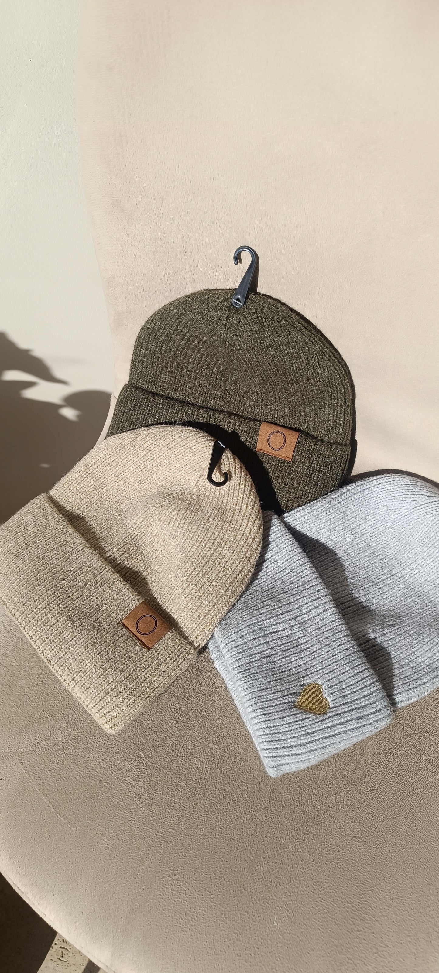 Bonnet en maille avec ourlet