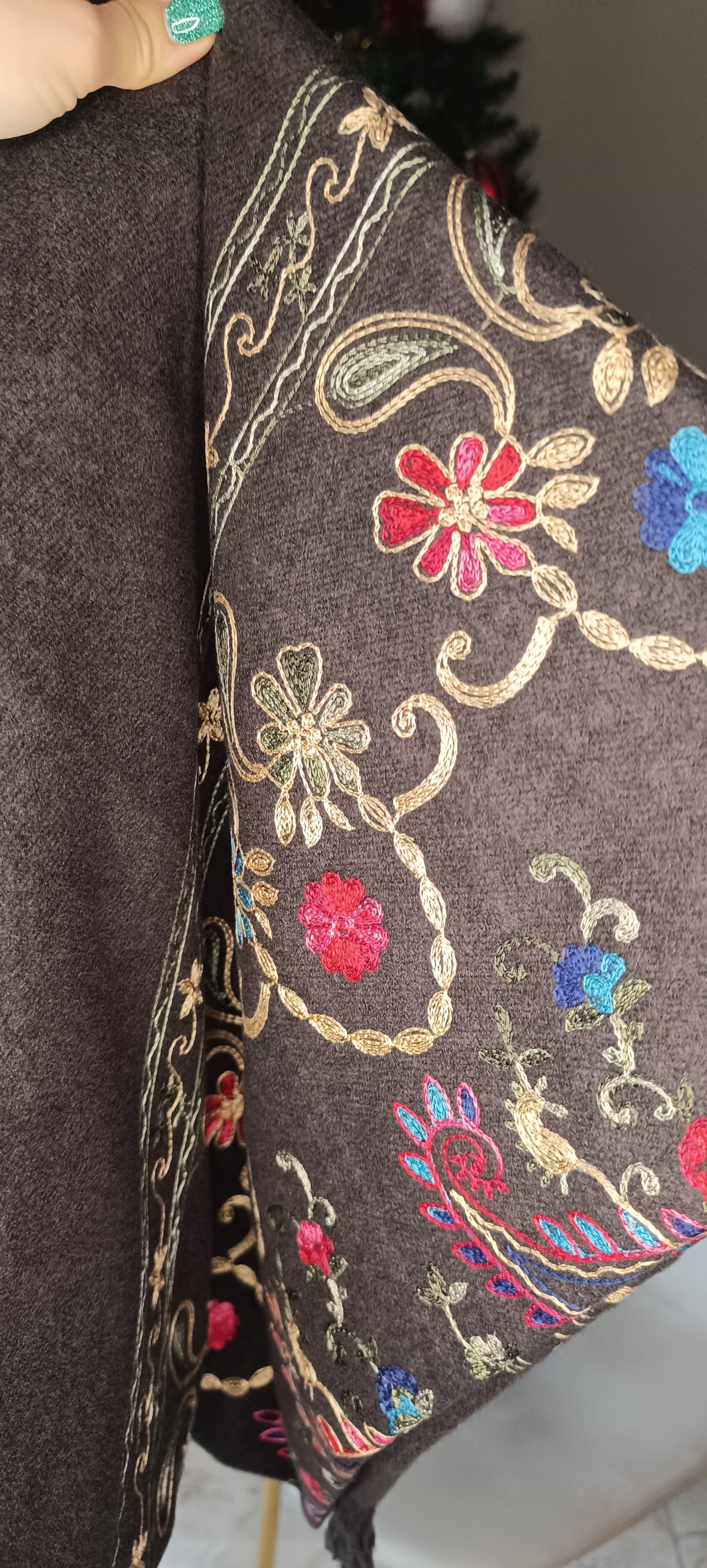 Echarpe douce brodée